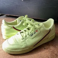 アディダス　スニーカー