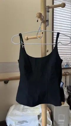 H＆M 黒いビスチェ