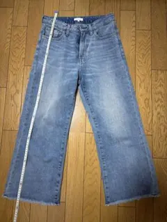 earth music&ecology ストレートデニム