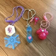 美品　ディズニー　プリンセス　エルサ　シンデレラ　ネックレス　アクセサリー