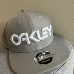 Oakley 9FIFTY スナップバックキャップ グレー