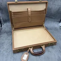 2026年最新】アタッシュケース ヴィンテージの人気アイテム - メルカリ