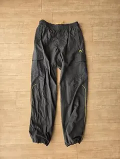 美品 プーマ グレー ナイロンパンツ イエロー刺繍 デザイン 90s 古着