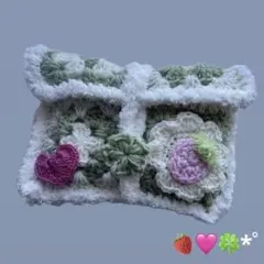 ハンドメイド　編み物　ブックケース　ブックカバー　マルチケース　文庫本 花 苺