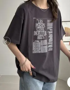 DISCOAT Enlude 刺繍ニュースペーパーロゴTシャツ　ユニセックス