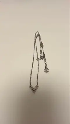 エッセンシャルv