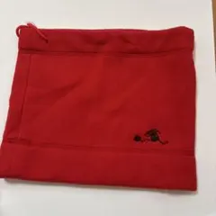 赤いフリースネックウォーマー ロゴ付き