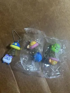 ガチャガチャ　たまごっち UFOスイング くちぱっち　ますくっち　ぎんじろっち