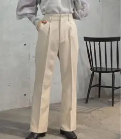 tiptop センタープレスセミフレアスラックス