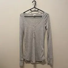 H&M グレー 長袖 カットソー　シャツ S ロンT リブ　春物