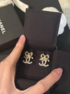 2026年最新】chane リボンピアスの人気アイテム - メルカリ