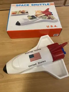 スペースシャトル型　ランチボックス！新品！箱付！