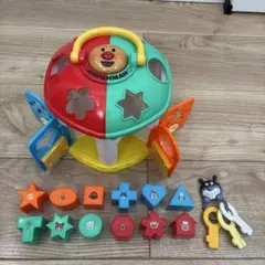 それいけ！アンパンマン 入れよう！開けよう！できるかな？ かぎいっぱい育脳パズル