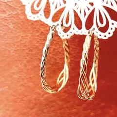 ツイストオーバル フープピアス