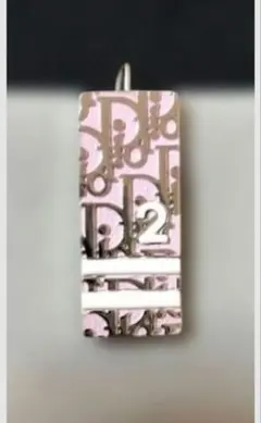 Christian Dior ディオール トロッター柄 プレート ピアス ピンク