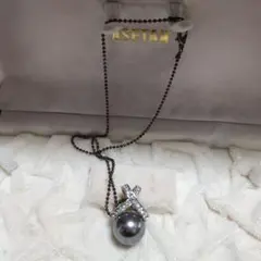 グレー パール調 クロスネックレス　ケースなし