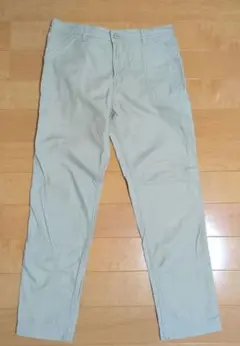 ライトベージュ カジュアルパンツ ストレートレッグ