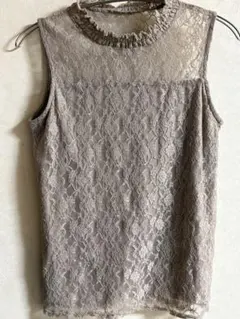 美品‼︎ レース ノースリーブ トップス　ベージュ　インナー　フリルネック