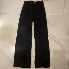 Stradivarius ブラックデニム EUR 32のサムネイル