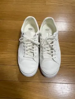 UGG ホワイト レザー スニーカー
