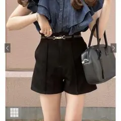タックショートパンツ
