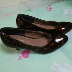 エナメルパンプス