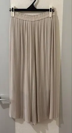 UNIQLO M ベージュ プリーツスカートパンツ
