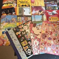ディズニーファンポストカード＆バンダイカードダスディズニーステッカーセット