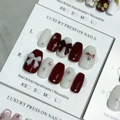 《現品販売》バーガンディ キラキラ リボンネイル ネイルチップ