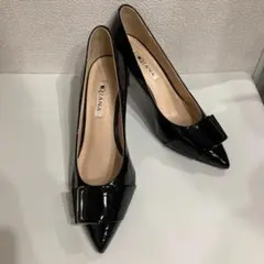 【超美品】DIANA　ダイアナ　エナメル　パンプス　ポインテッドトゥ　ブラック