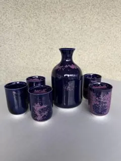 濃紺の徳利と桜模様のお猪口セット