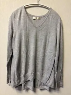 自由区　オンワード樫山　グレー Vネック 長袖ニット 38