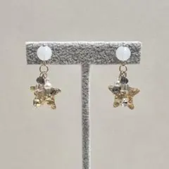 ハンドメイドピアス　ゴールド　星　青　パール　クリスマス　キラキラ