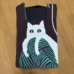 個性的なアニマルモチーフが目を引くニットバッグ