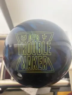 DV8 初代TROUBLE MAKER 15p ボウリングボールのサムネイル