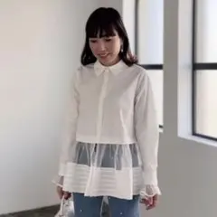 トレフルプラスワン 襟ビジュー ブラウス - メルカリ