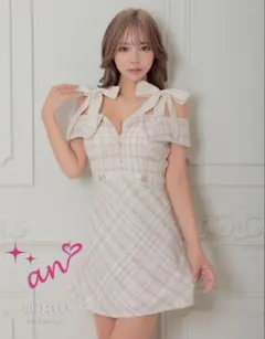 チェック柄オフショルダードレス ‎白