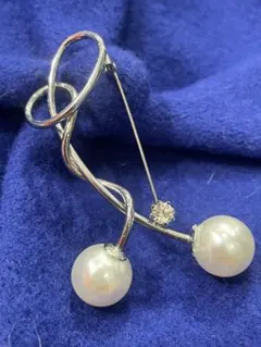 シルバーパールブローチ