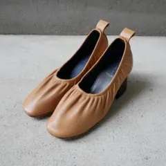CELINE セリーヌ フィービー期 ソフトバレリーナ パンプス 36 キャメルのサムネイル
