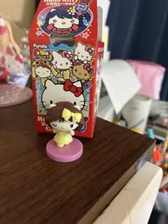 ハローキティコラボレーションチョコエッグ