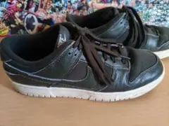 Item thumbnail for item e8d5deff-c734-4aad-bb51-8d6a2d0b84fa