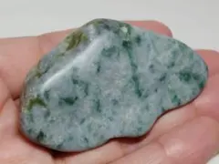糸魚川151 翡翠 92g ヒスイ 原石 鑑賞石 自然石 誕生石 鉱物 鉱石