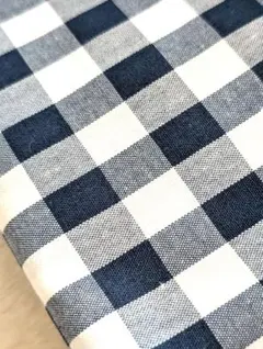 生地　ネイビーとホワイトのチェック　113×116