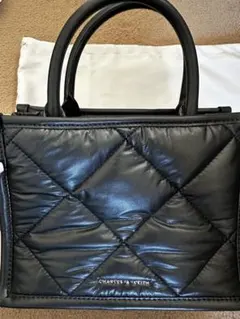 CHARLES & KEITH ブラックショルダーバッグ