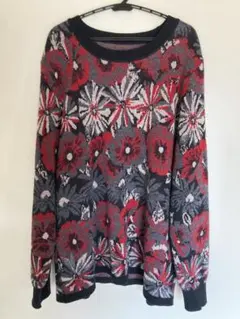 花柄薄地ニットセーター　柄物　レトロ　個性的　M～Lサイズ