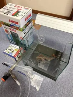 【利様専用】30cmキューブ水槽セット アクアリウム用品付きのサムネイル