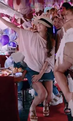 安室奈美恵さん MV着用デニムスカートプロフィール必見様♡♡ 安室奈美恵さん MV着用デニムスカートプロフィール必見様