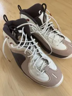 バスケットボールシューズ