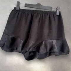 美光沢サテン【M~L】フリル ショートパンツ ペチパンツ ルームウェア 黒