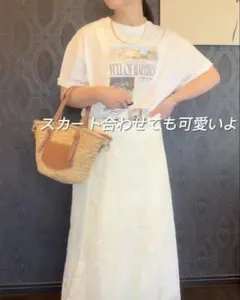 しまむら フォトプリントTシャツ 淡白⭐︎Mのサムネイル